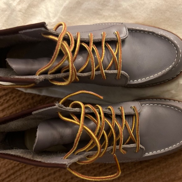 Red Wing Heritage Women’s 6-in Classic Moc Boots - Picture 3 of 7